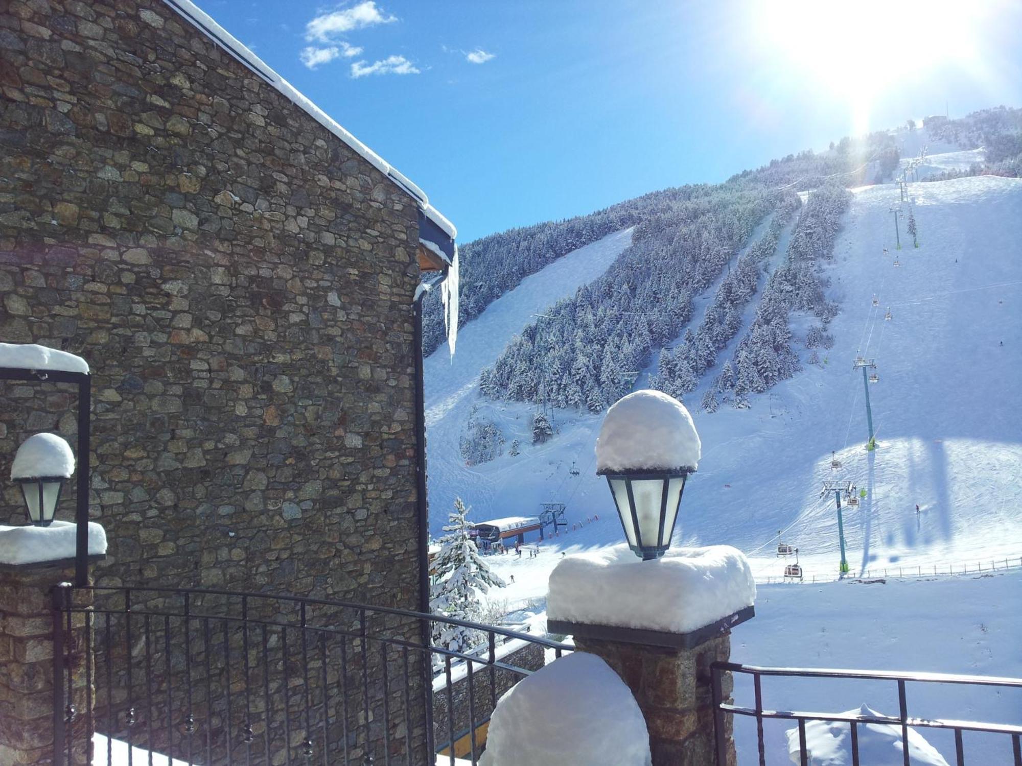 Apartaments Turistics Pirineu Soldeu Ngoại thất bức ảnh