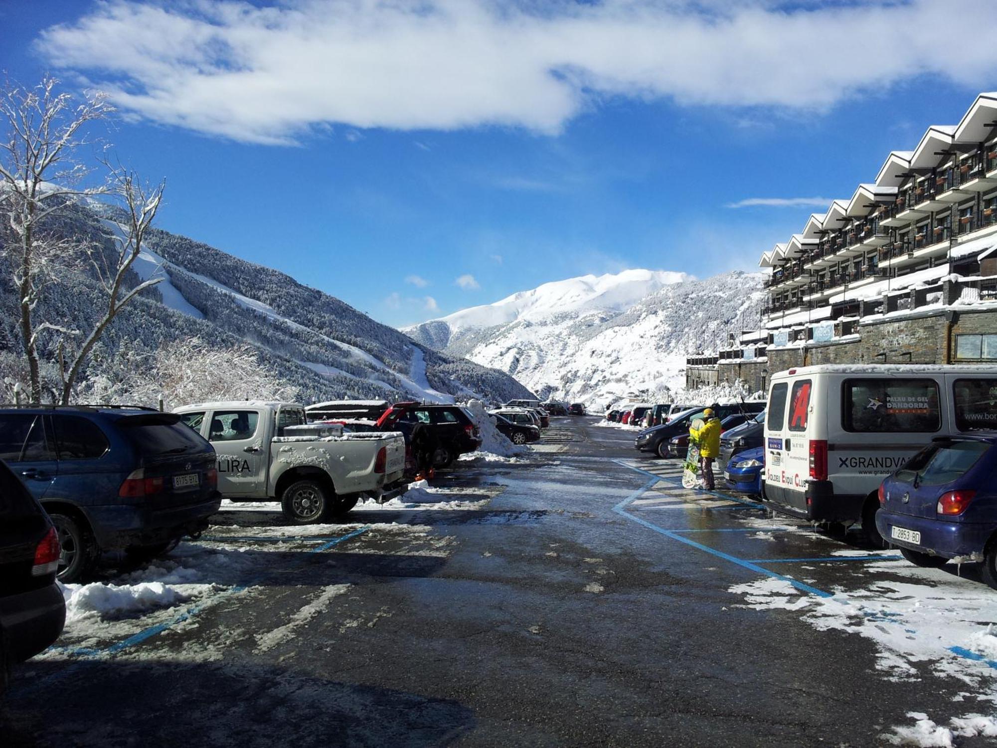 Apartaments Turistics Pirineu Soldeu Ngoại thất bức ảnh